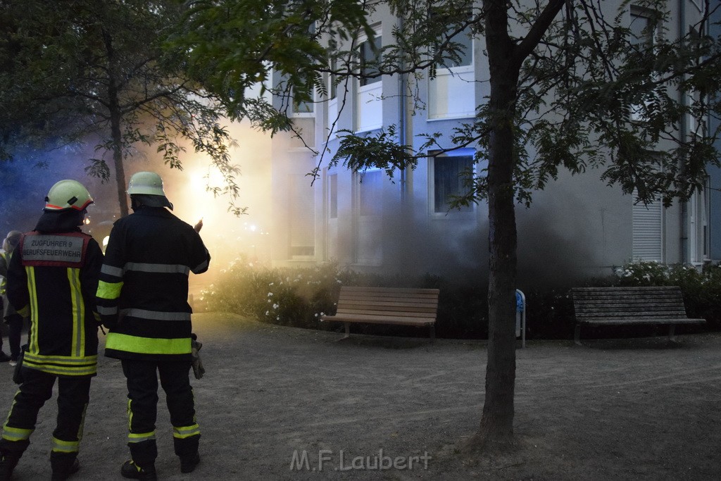 Feuer 2 Y Kellerbrand Koeln Ostheim Ruppinerstr P033.JPG - Miklos Laubert